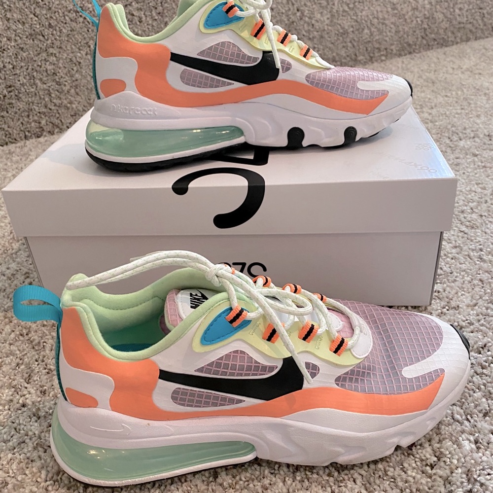 Women’s Nike Air Max 270 React SE